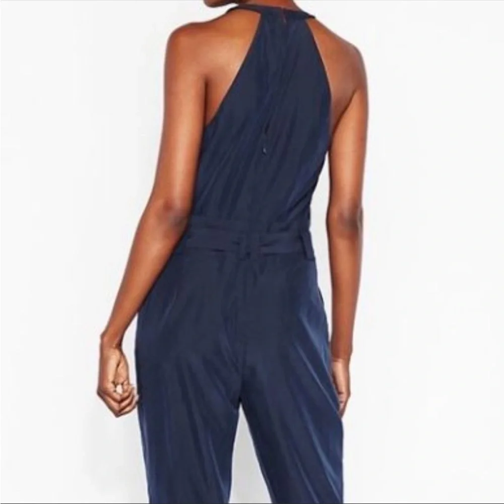 NEW EXPRESS Belted Surplice Jumpsuit in Navy  Sz 6 - Picture 4 of 9